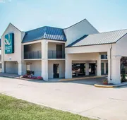 Quality Inn US65 & E. Battlefield Rd. Springfield hotel detail image 5