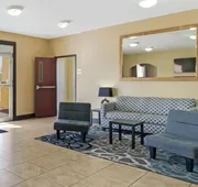La Quinta Inn & Suites by Wyndham Morgan City hotel detail image 7