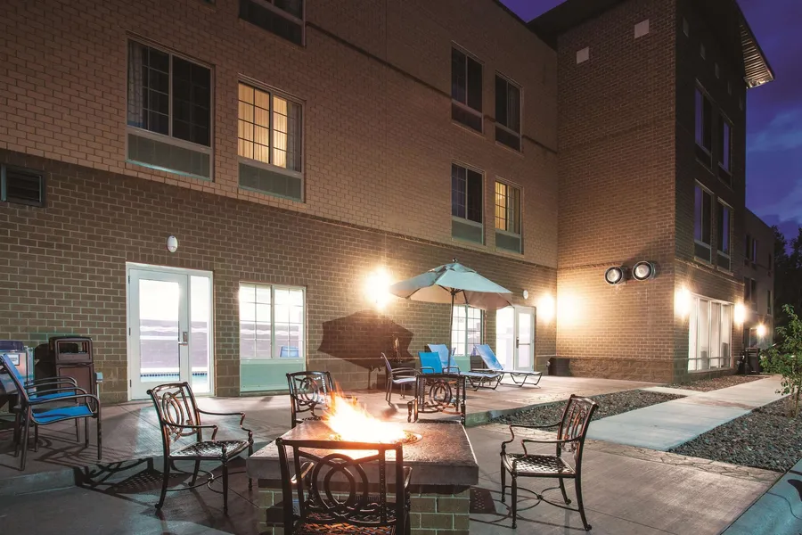 La Quinta Inn & Suites by Wyndham Duluth hotel detail image 2