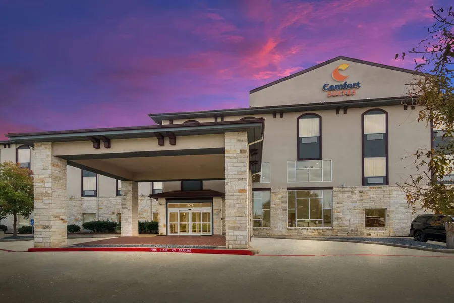 Comfort Suites Granbury hotel detail image 2