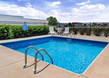 Days Inn by Wyndham Andover hotel thumbnail 3
