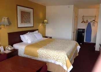 Days Inn by Wyndham Andover hotel thumbnail 4