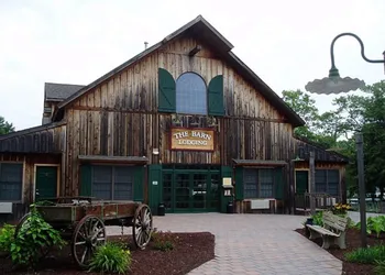 Colonial Inn hotel thumbnail 2