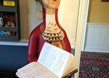 Colonial Inn hotel thumbnail 5