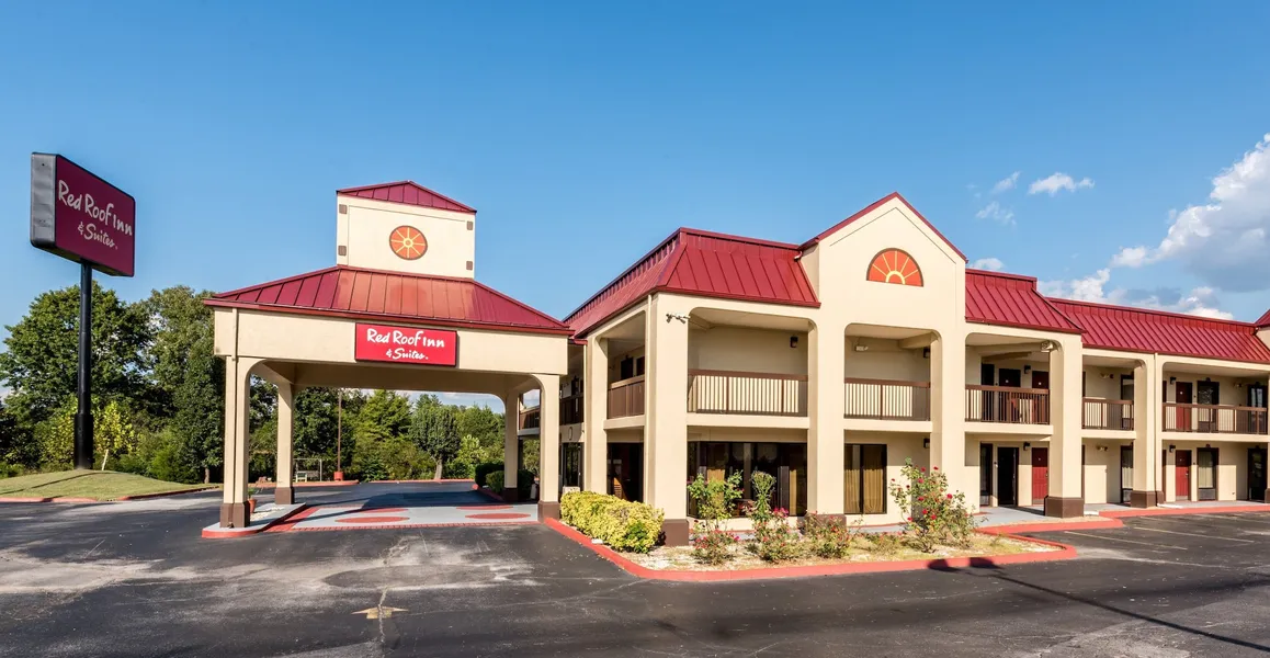 Red Roof Inn & Suites Clinton, TN hotel detail image 2