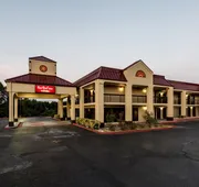 Red Roof Inn & Suites Clinton, TN hotel detail image 4