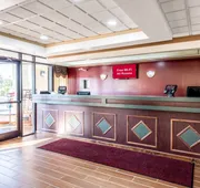 Red Roof Inn & Suites Clinton, TN hotel detail image 5