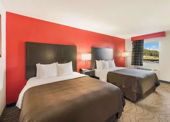 Clarion Inn & Suites Russellville I-40 hotel thumbnail 7