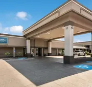 Clarion Inn & Suites Russellville I-40 hotel detail image 4