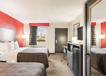 Clarion Inn & Suites Russellville I-40 hotel thumbnail 7