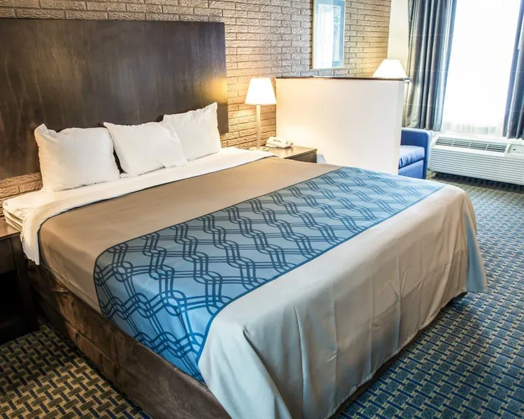 Rodeway Inn & Suites Wilmington North hotel detail image 6