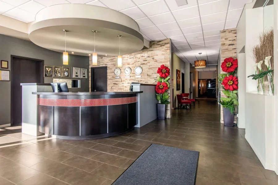 Econo Lodge Inn & Suites hotel detail image 6