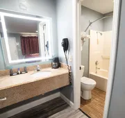 Americas Best Value Inn & Suites Siloam Springs hotel detail image 7