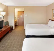 La Quinta Inn & Suites by Wyndham Stevens Point hotel detail image 7