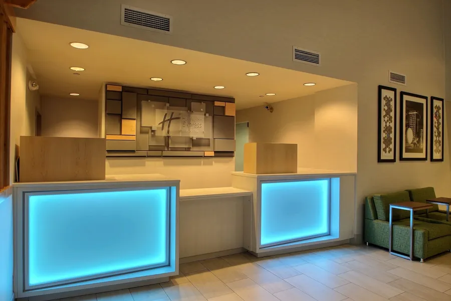 Holiday Inn Express Hotel & Suites Milwaukee Airport by IHG hotel detail image 6