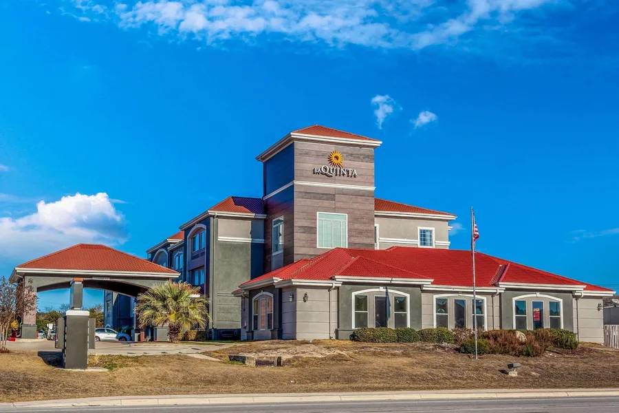 La Quinta Inn & Suites by Wyndham Kerrville hotel detail image 2