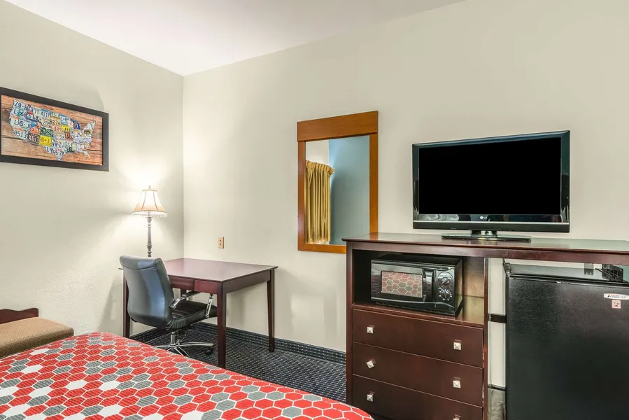 Econo Lodge Inn & Suites Pritchard Road North Little Rock hotel detail image 6