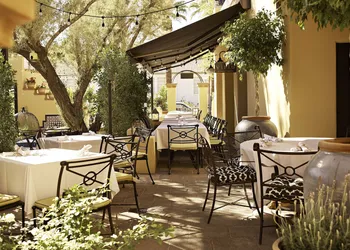 Bespoke Inn Scottsdale hotel thumbnail 2