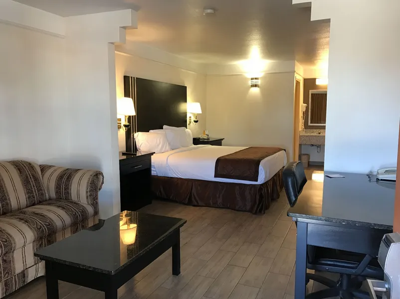 Texas Inn & Suites hotel detail image 6