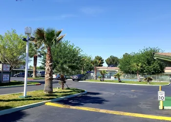 Town House Motel hotel thumbnail 5