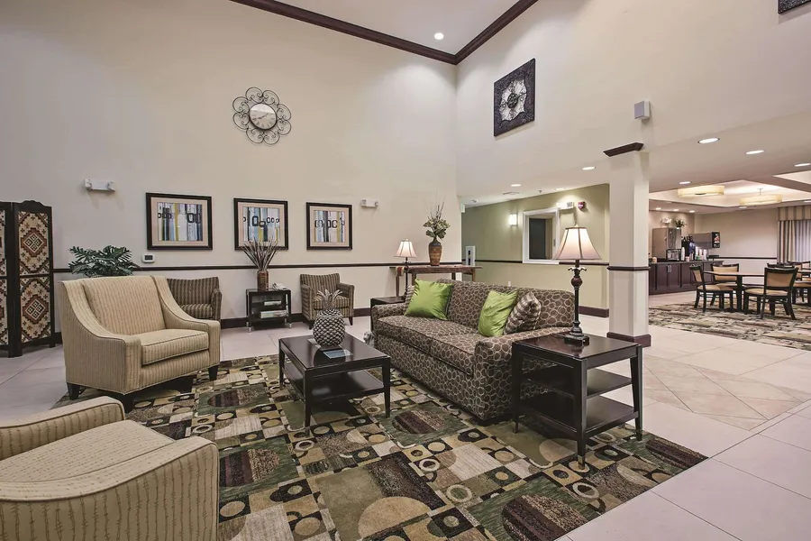 La Quinta Inn & Suites by Wyndham Lancaster hotel detail image 2