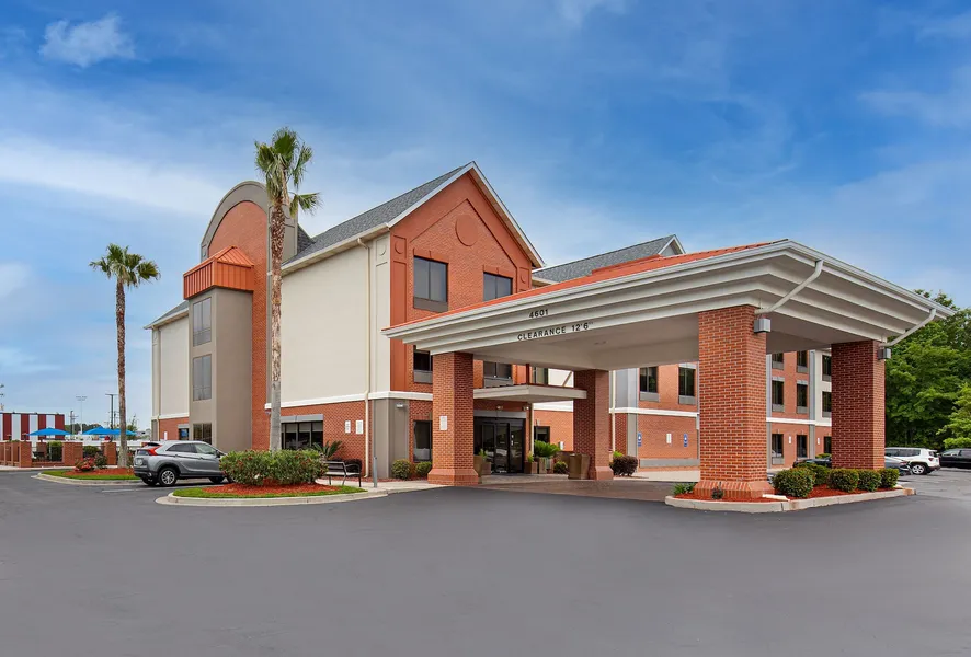 Holiday Inn Express Savannah South I-95 - Richmond by IHG hotel detail image 2