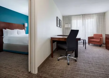 Sonesta ES Suites Dallas Medical Market Center hotel thumbnail 5