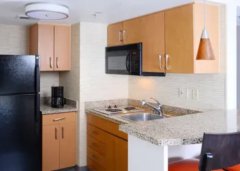 Sonesta ES Suites Dallas Medical Market Center hotel thumbnail 6