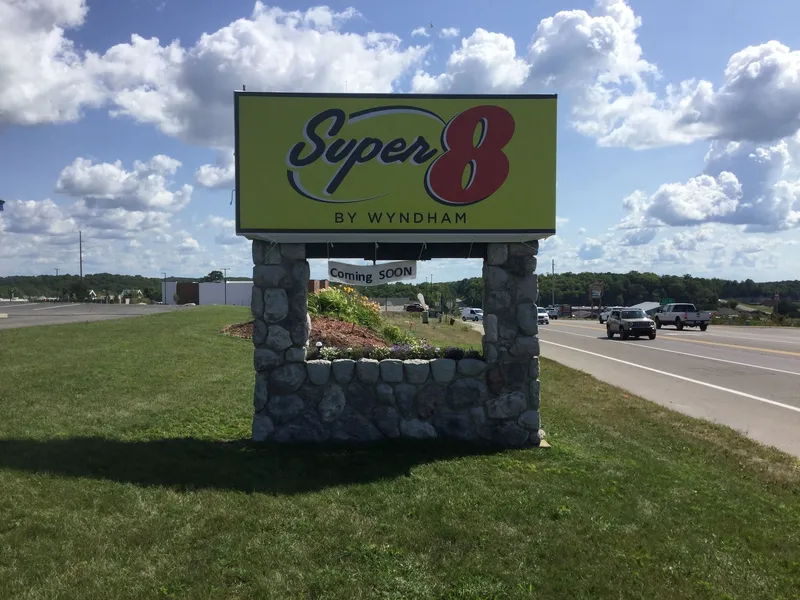 Super 8 by Wyndham Petoskey hotel detail image 2