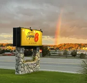 Super 8 by Wyndham Petoskey hotel detail image 5