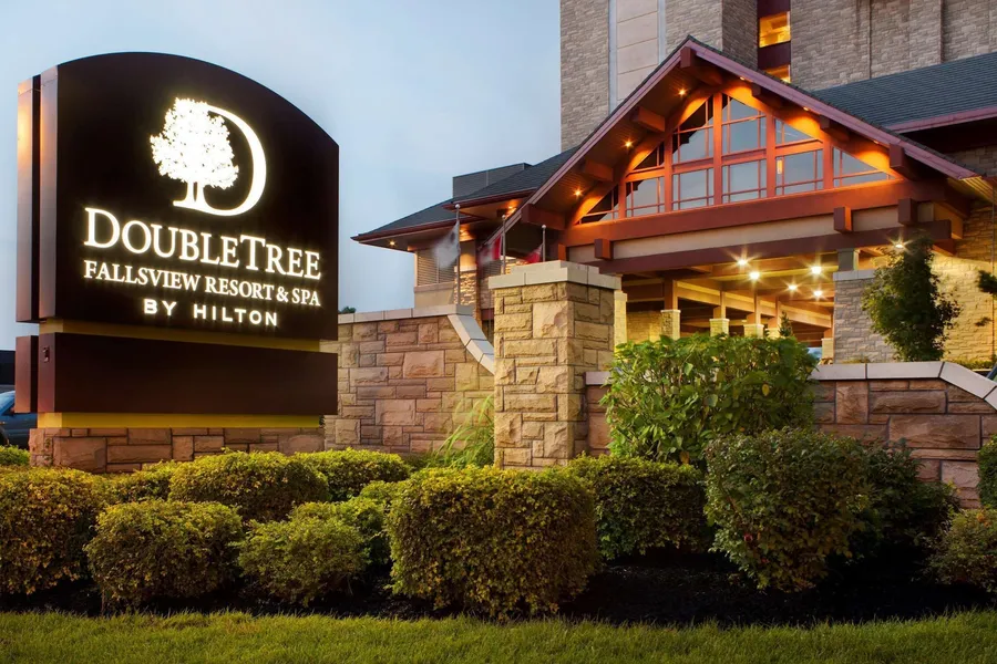 DoubleTree Fallsview Resort & Spa by Hilton Niagara Falls hotel detail image 2