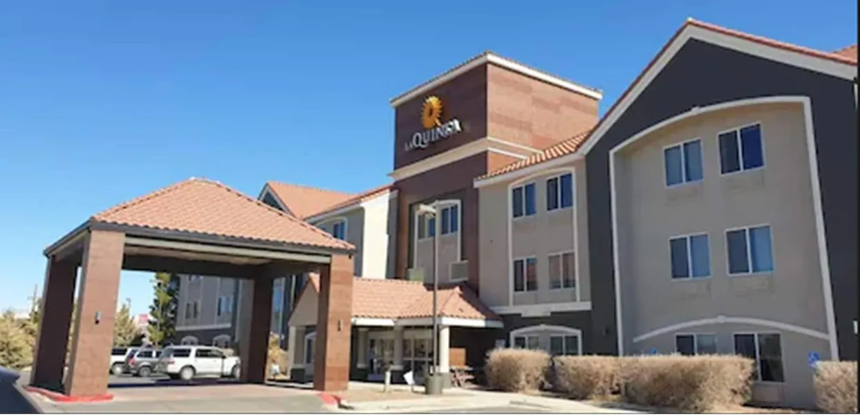 La Quinta Inn & Suites by Wyndham Roswell hotel detail image 2