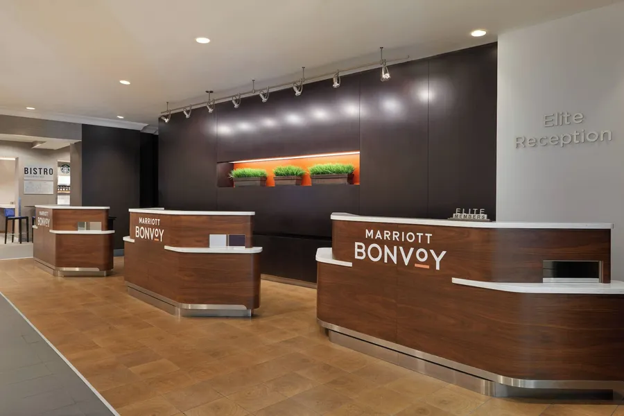 Courtyard by Marriott Downtown Toronto hotel detail image 2