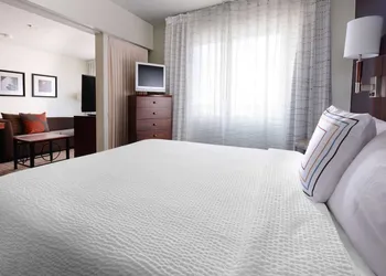 Sonesta ES Suites Dallas Central Expressway hotel thumbnail 3