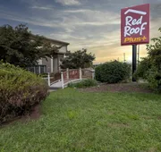 Red Roof PLUS+ Woodbridge - Carteret hotel detail image 4
