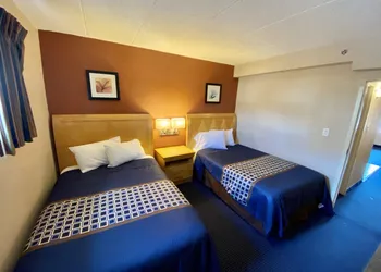 Breeze Inn & Suites hotel thumbnail 4