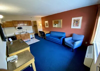 Breeze Inn & Suites hotel thumbnail 8
