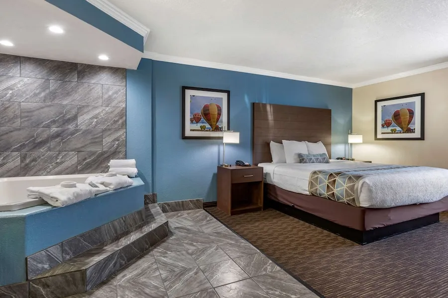 Best Western Airport Albuquerque InnSuites Hotel & Suites hotel detail image 6