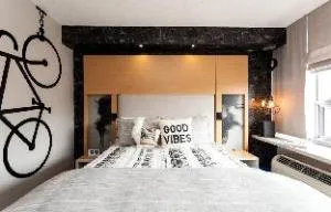 Bond Place Hotel hotel thumbnail 3