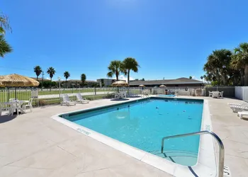 Americas Best Value Inn Satellite Beach Melbourne hotel thumbnail 6