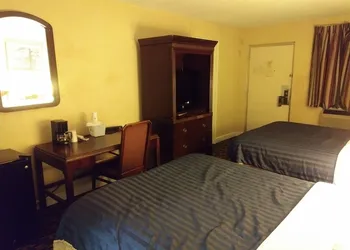 Days Inn by Wyndham Hot Springs hotel thumbnail 5
