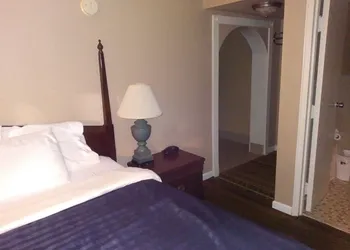 Days Inn by Wyndham Hot Springs hotel thumbnail 6