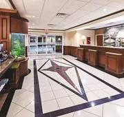 La Quinta Inn & Suites by Wyndham Corpus Christi-N Padre Isl hotel detail image 4