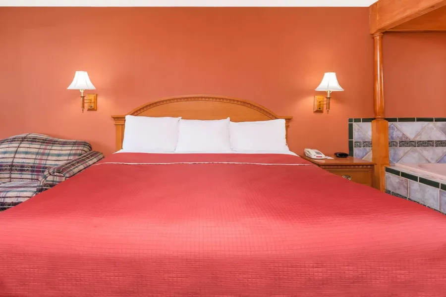 Regency Inn & Suites-Hamilton Place hotel detail image 2