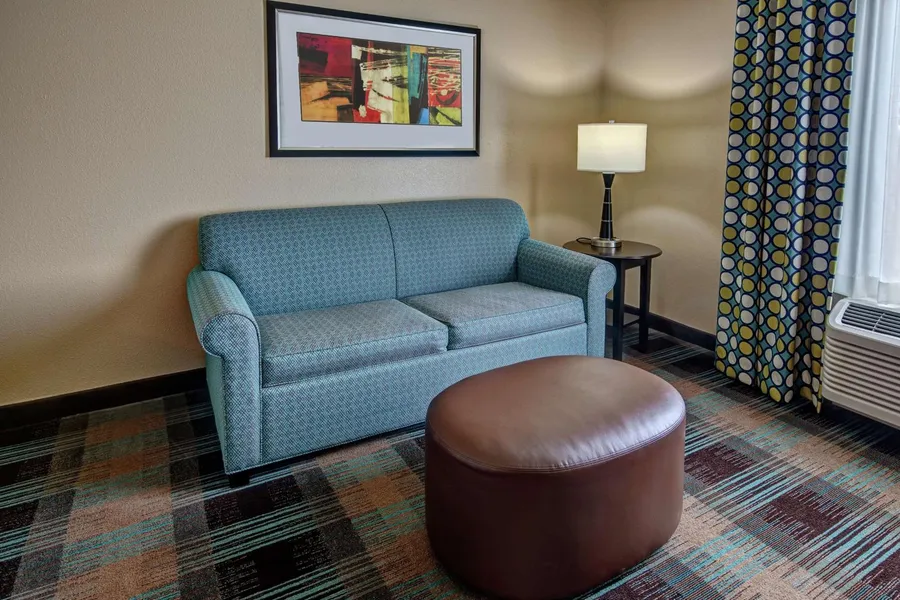 Hampton Inn & Suites Clarksville hotel detail image 6