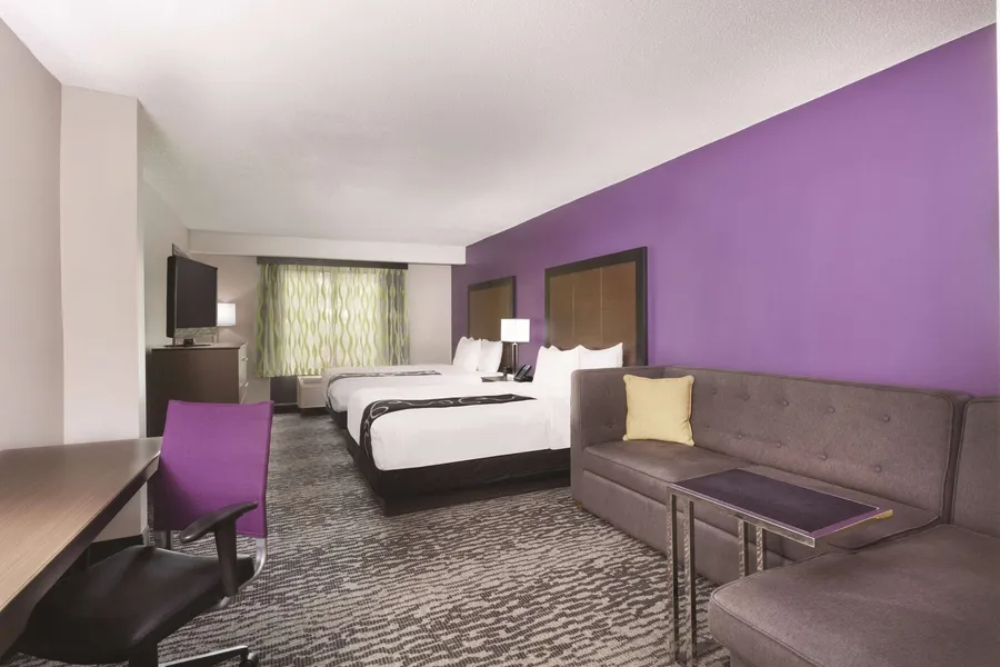 La Quinta Inn & Suites by Wyndham Columbus North hotel detail image 6