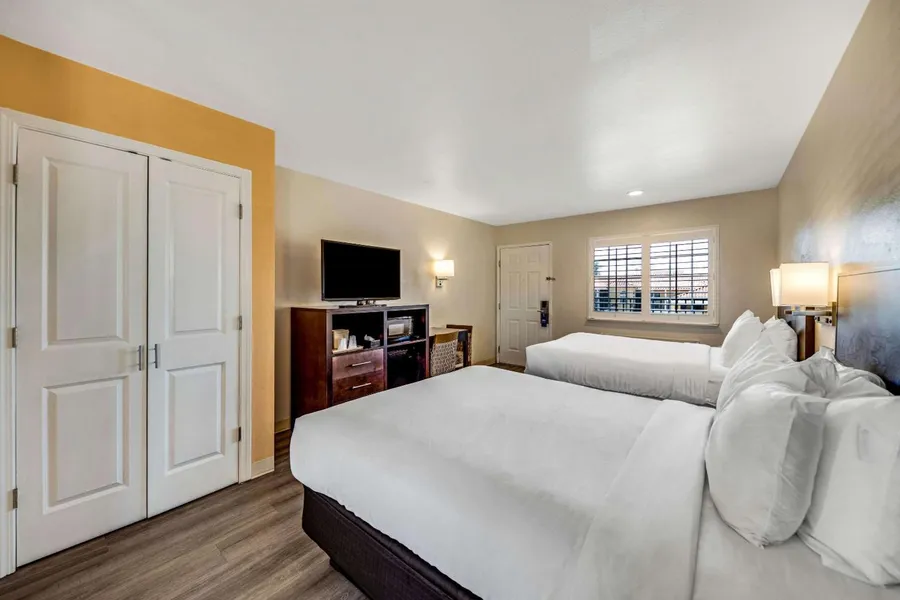 Comfort Inn Beach/Boardwalk Area hotel detail image 2