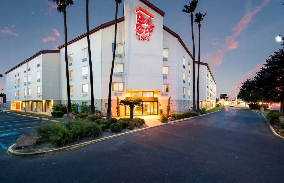 Red Roof Inn Laredo hotel detail image 2
