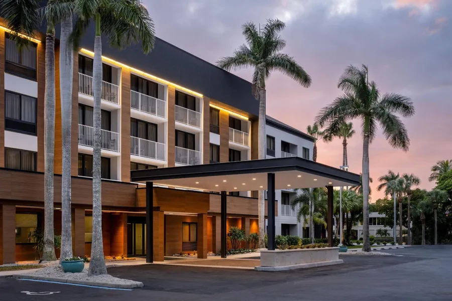 Courtyard by Marriott - Naples hotel detail image 2