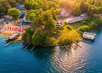 Depe Dene Lakeside Resort hotel thumbnail 3